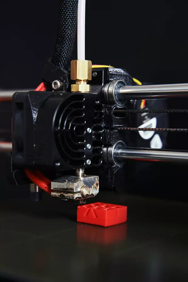 Jaka drukarka 3d: żywica czy filament?